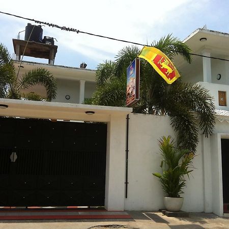 Friends Guesthouse Kudapaduwa Dış mekan fotoğraf